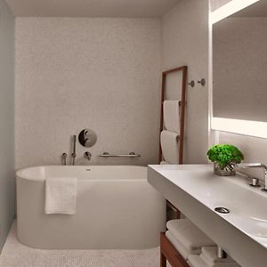 One-Bedroom King Suite